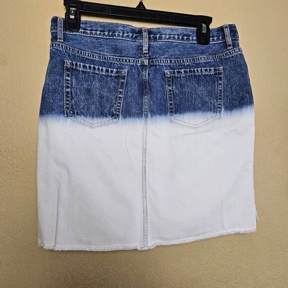 NWT Children's Place Ombre Denim Skirt - Picture 5 of 9